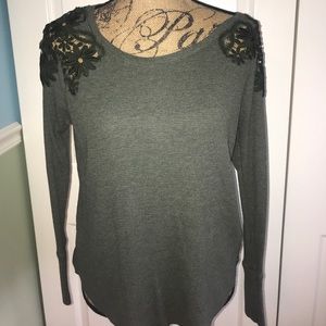 AE Soft green long sleeve!